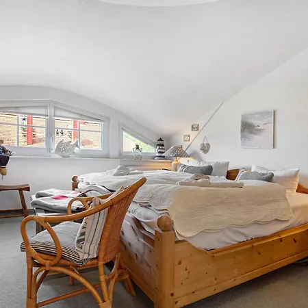 Apartment Yachthafenblick Nr 5 *